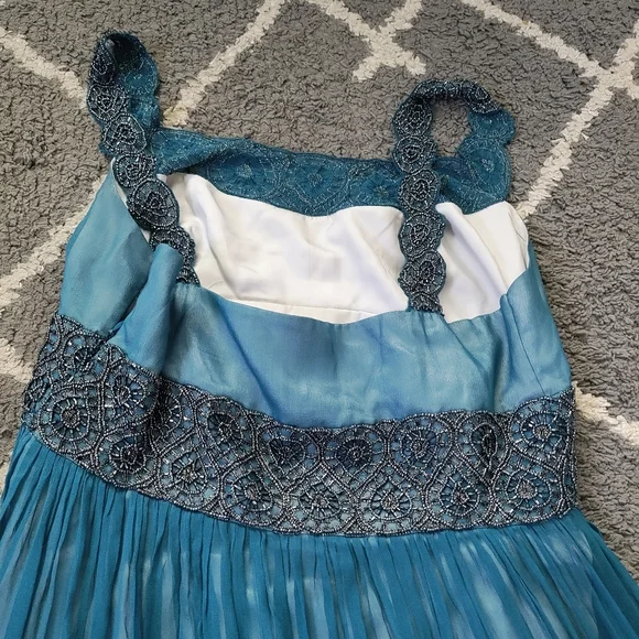 Adrianna Papel Beaded Evening Dress size 12 - Picture 6 of 11